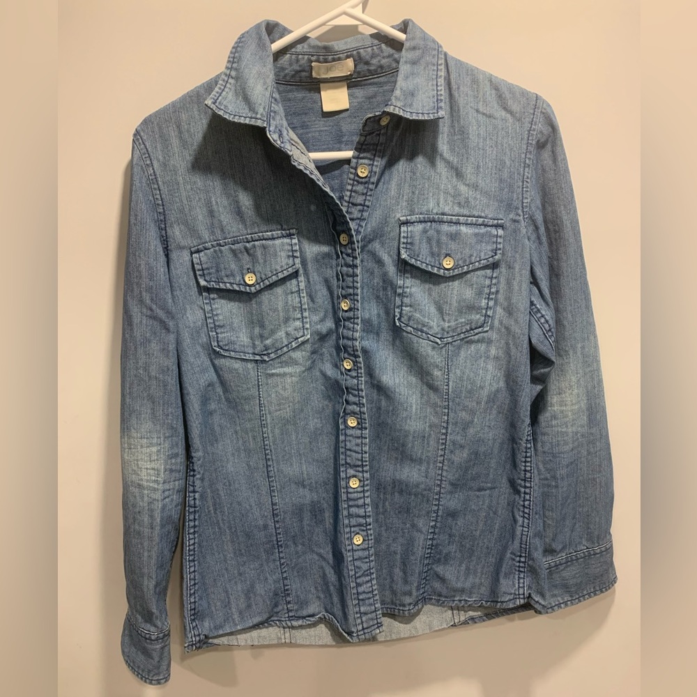 Brand: Joe Size: Medium A loose fitting denim jean jacket with pockets